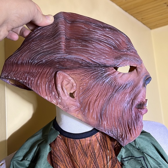 The WOLFMAN Universal Studios Costume Body suit + Rubber Mask Size Child S 4-6 - Picture 5 of 16